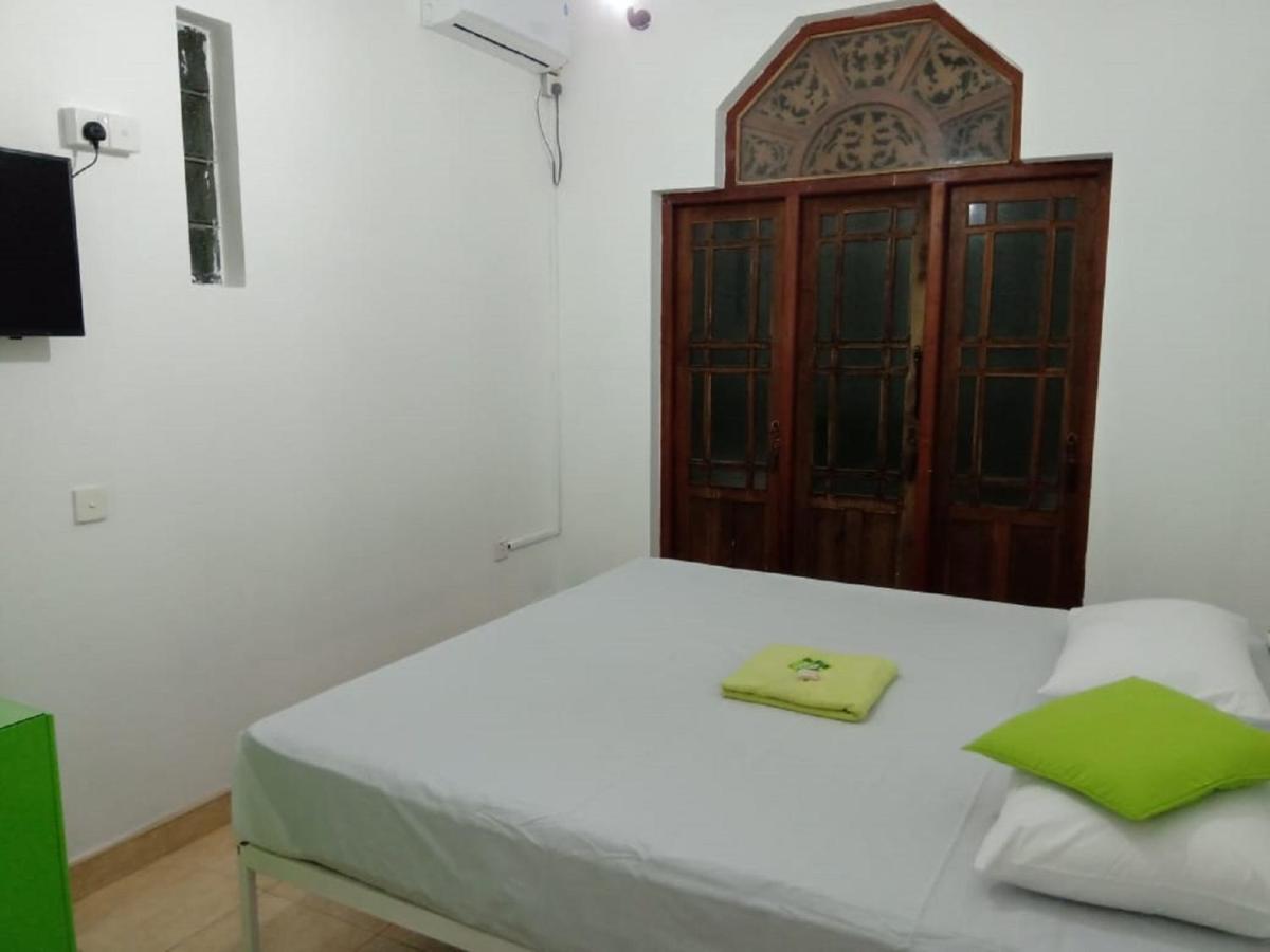 Kandy Walkers Hostel Tennekumbura Eksteriør bilde