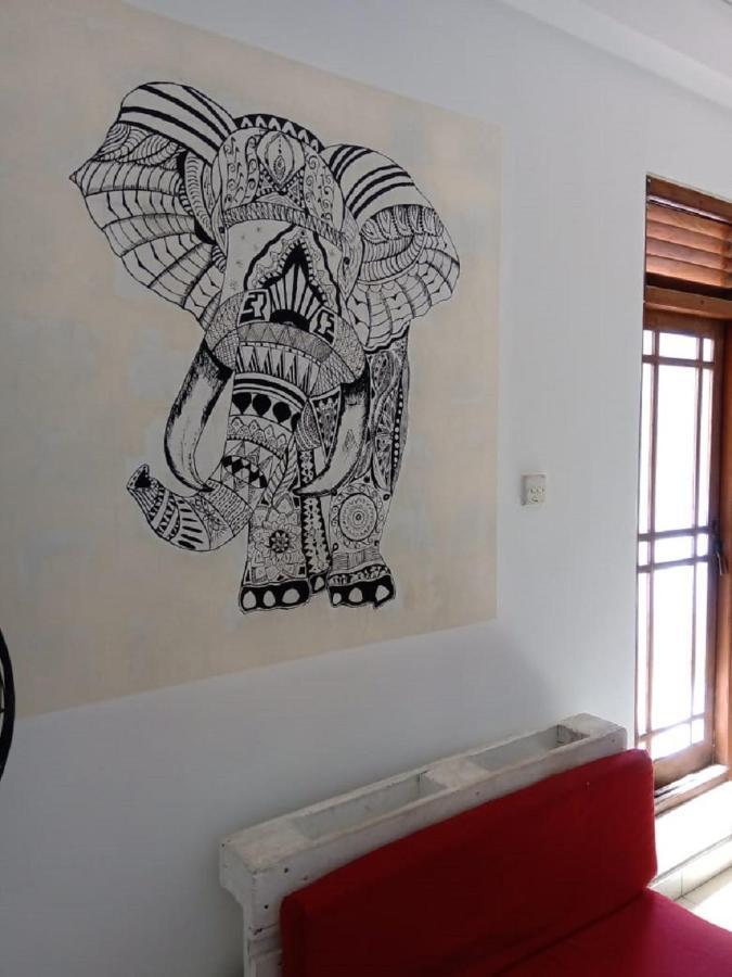 Kandy Walkers Hostel Tennekumbura Eksteriør bilde